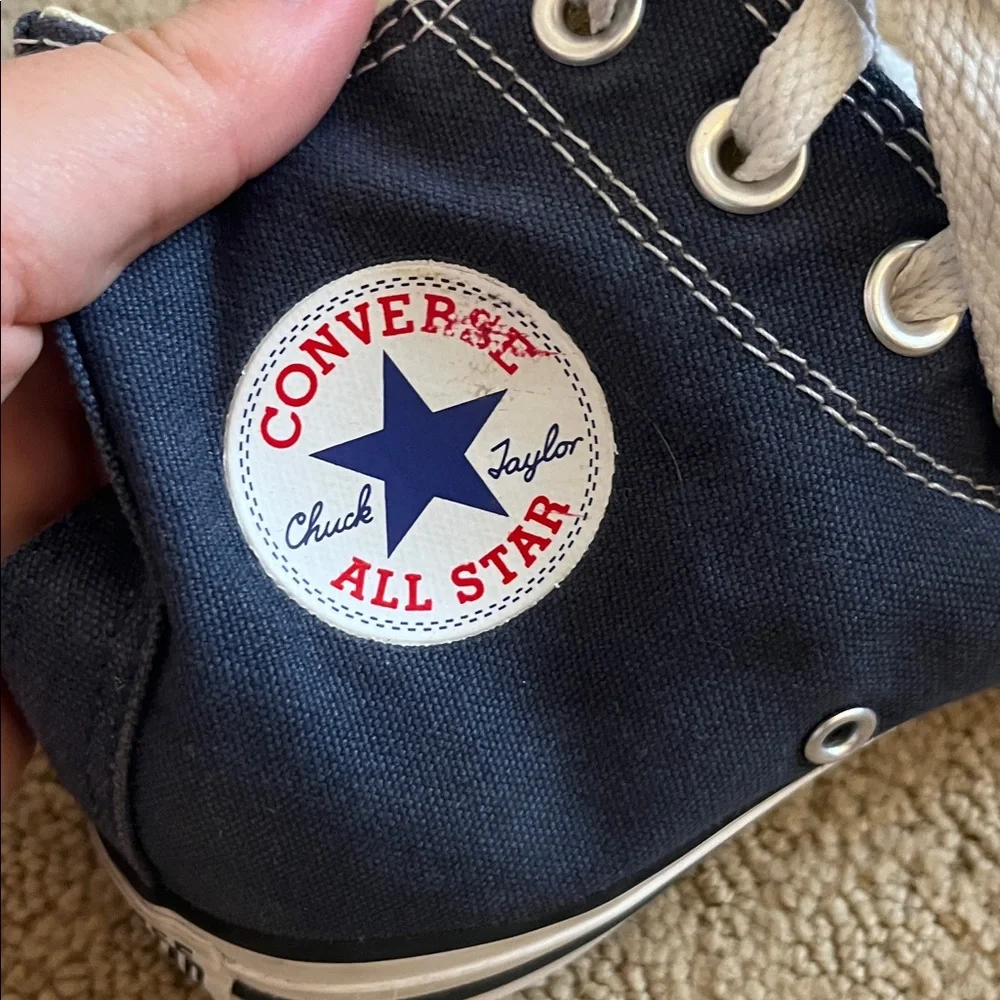 Converse Classic Navy Blue High-Tops - in amazing shape - Picture 3 of 6